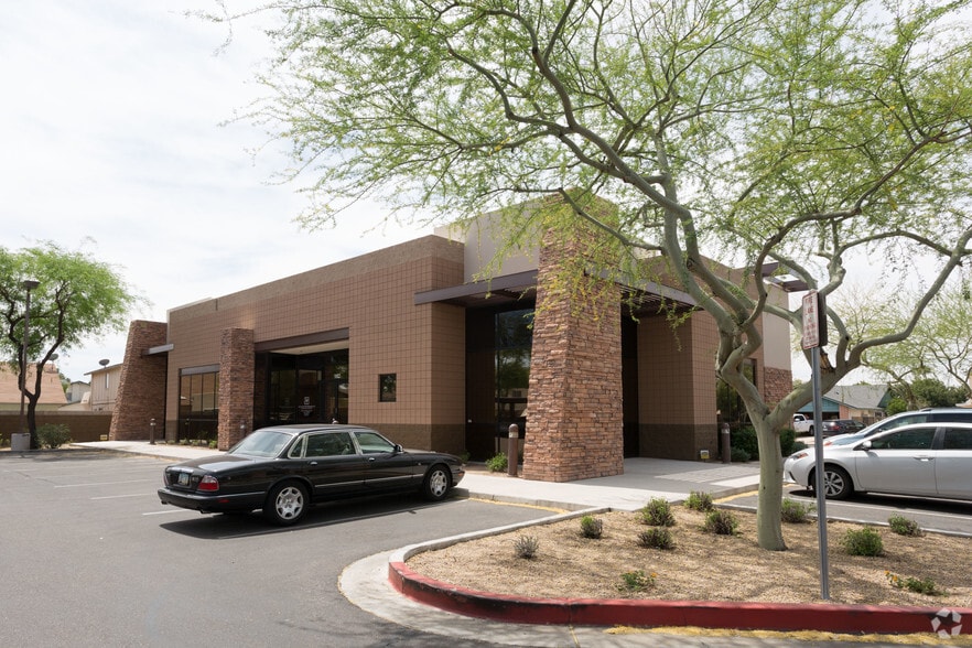 16843 N 31st Ave, Phoenix, AZ for lease - Primary Photo - Image 1 of 6