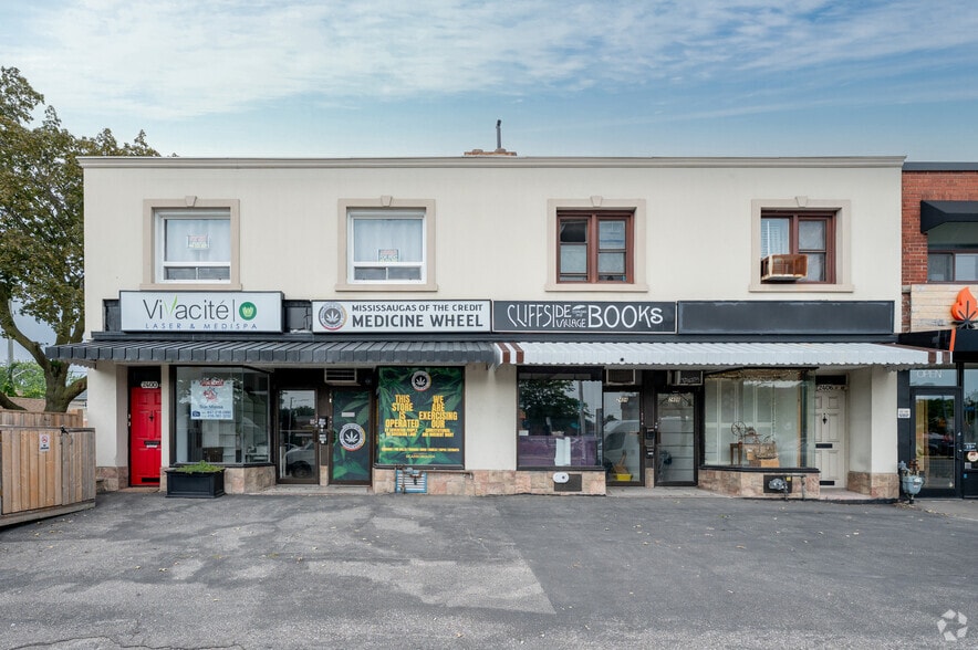 2400 Kingston Rd, Toronto, ON for lease - Primary Photo - Image 1 of 4