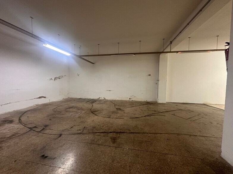 Carrer de Girona, 205, Terrassa, Barcelona for lease - Interior Photo - Image 2 of 2