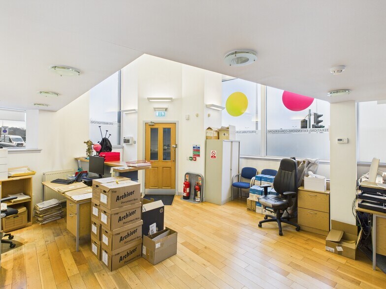 1 Meadowbank Ave, Edinburgh à louer - Photo du bâtiment - Image 3 de 6