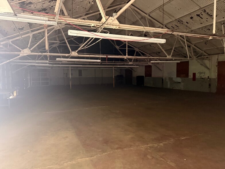 908 S Mound St, Muncie, IN for lease - Building Photo - Image 3 of 5