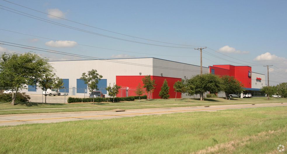 2421 N Interstate 35, Denton, TX for sale - Primary Photo - Image 1 of 20