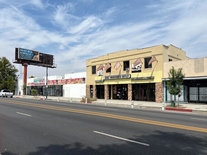 7118-7122 Reseda Blvd, Reseda, CA for sale - Building Photo - Image 1 of 3