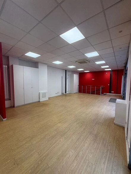 Commerce de détail dans Levallois-Perret à louer - Photo intérieure - Image 2 de 6