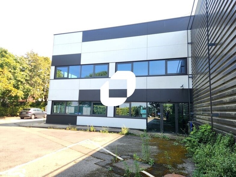 2 Avenue Des 3 Peuples, Montigny-le-Bretonneux for lease - Building Photo - Image 2 of 15