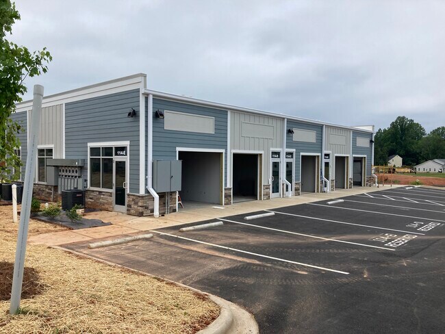 More details for 114 Commerce Center Loop, Mooresville, NC - Office for Lease