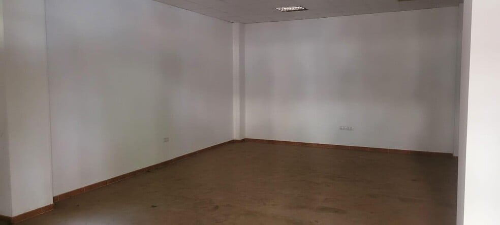 Calle Oaxaca, 4-4, Cáceres, Cáceres for lease - Building Photo - Image 3 of 4