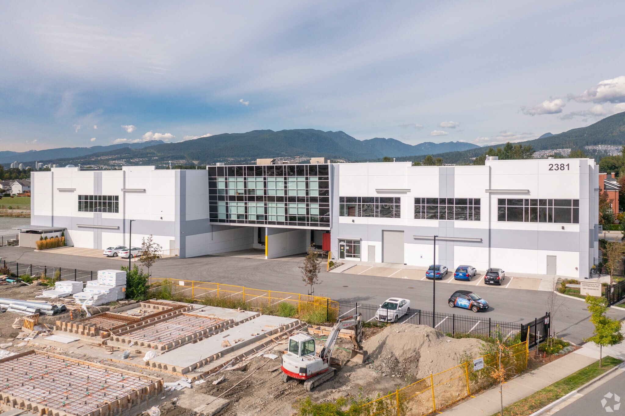 2381 Hawkins St, Port Coquitlam, BC à vendre Photo principale- Image 1 de 1