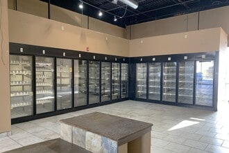 1100-1148 Douglas Rd, Oswego, IL à louer Photo intérieure- Image 2 de 4