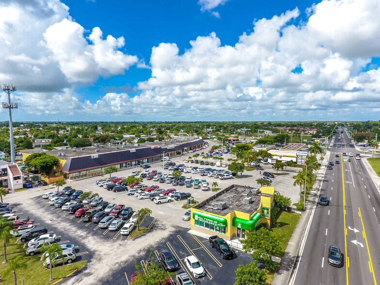 11424-11648 Quail Roost Dr, Miami, FL à louer - Photo du bâtiment - Image 3 de 13