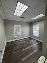 595 Colonial Park Dr, Roswell, GA for lease Interior Photo- Image 1 of 10