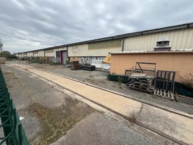 Industrial in Le Muy for lease - Building Photo - Image 2 of 8