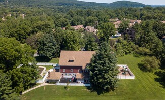 Plus de détails pour 1560 Bradford Rd, Wayne, PA - Vente au détail à vendre