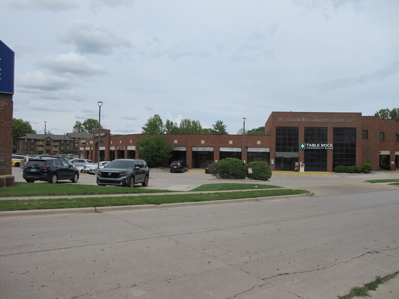 3510-3550 S National Ave, Springfield, MO à louer - Photo du bâtiment - Image 3 de 8