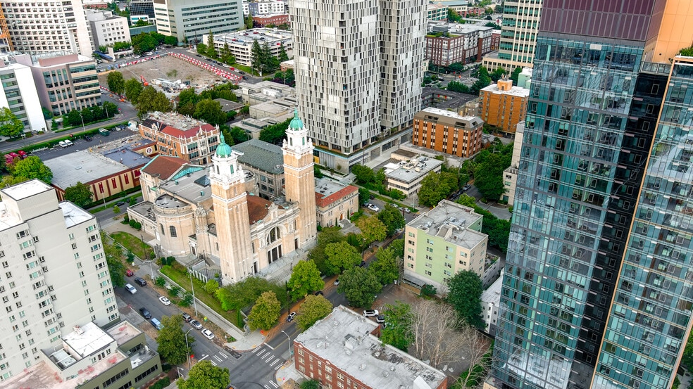 815 9th Ave, Seattle, WA à vendre - Photo du bâtiment - Image 2 de 5