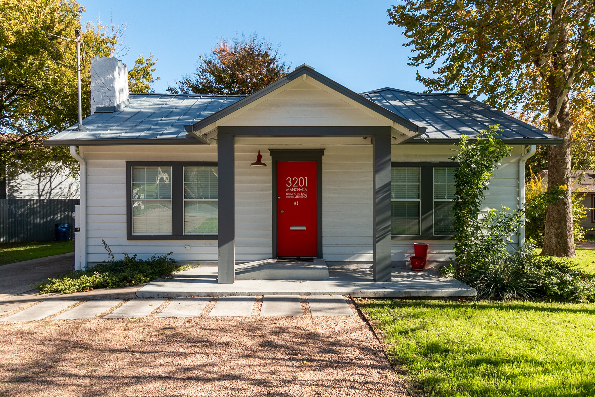 3201 Menchaca Rd, Austin, TX à louer Photo du bâtiment- Image 1 de 10