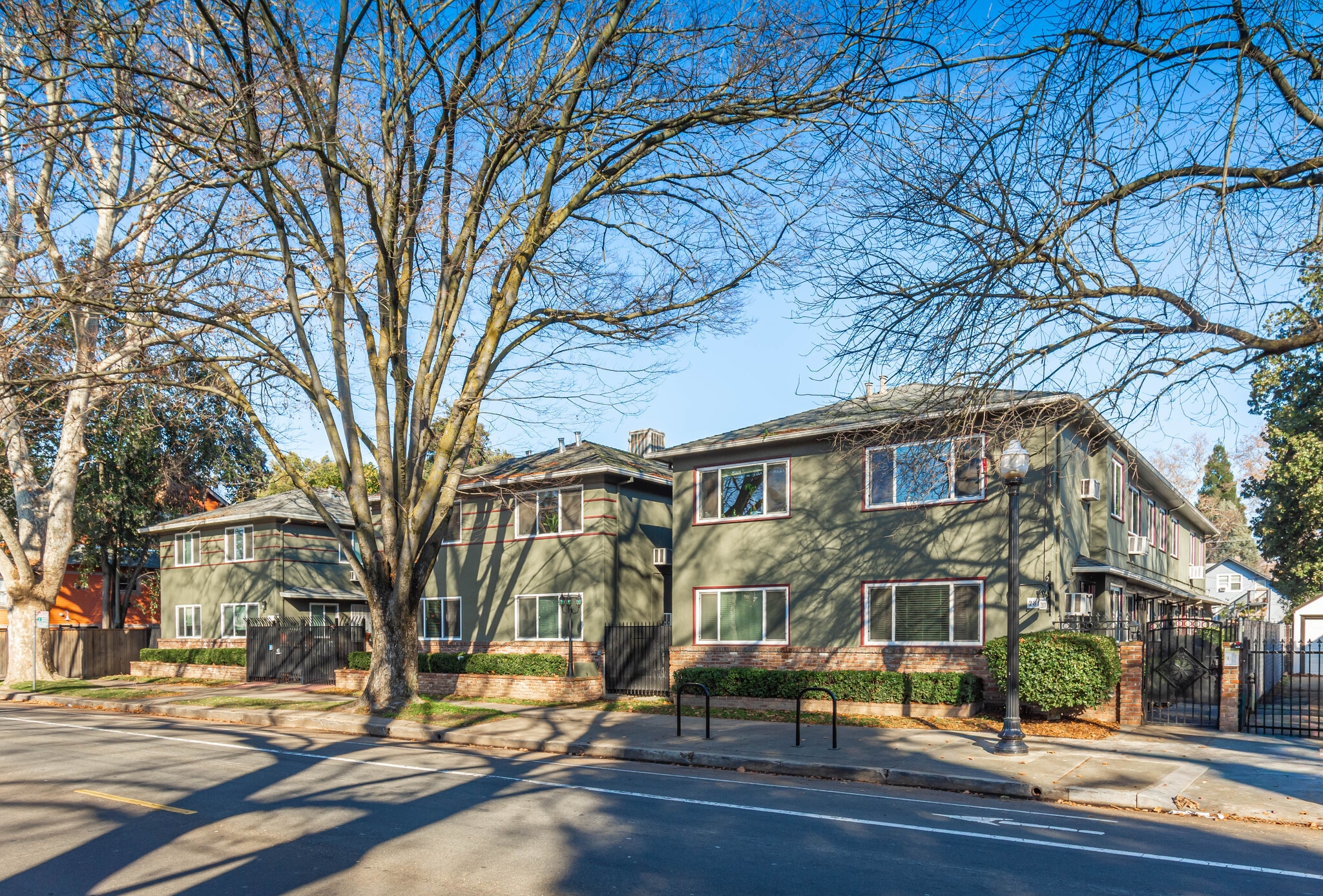 2811 F St, Sacramento, CA à vendre Photo principale- Image 1 de 49