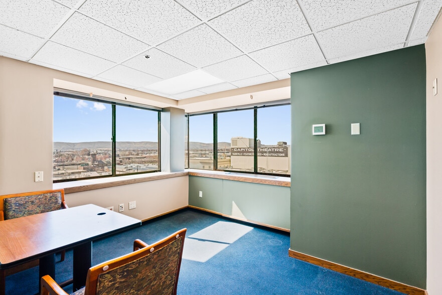 402 E Yakima Ave, Yakima, WA for lease - Building Photo - Image 2 of 11