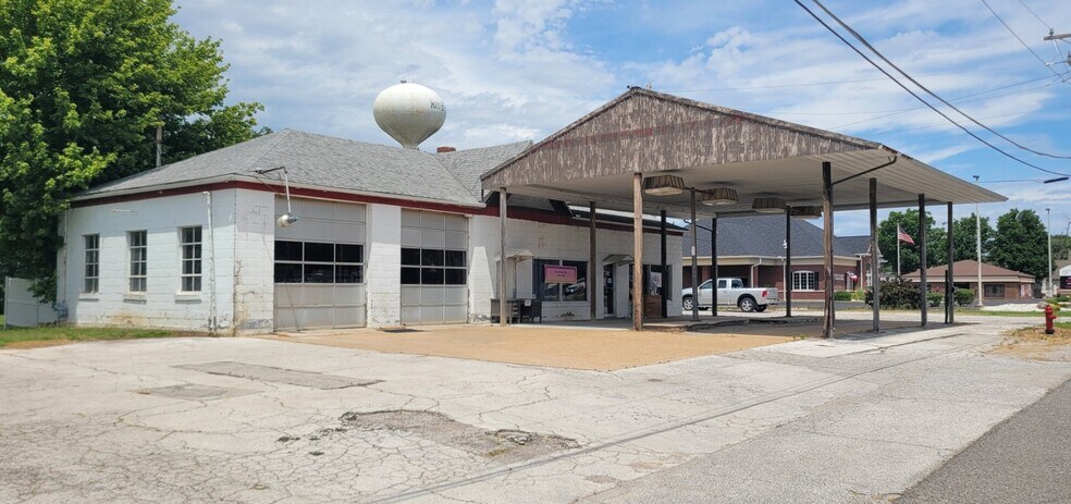 425 W Market St, Red Bud, IL à vendre - Photo du bâtiment - Image 3 de 12