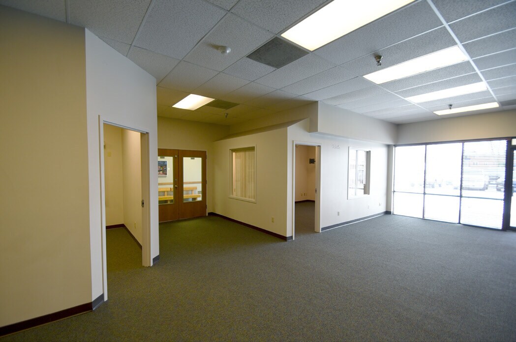 3105 Broadway, Fargo, ND for lease Interior Photo- Image 1 of 5