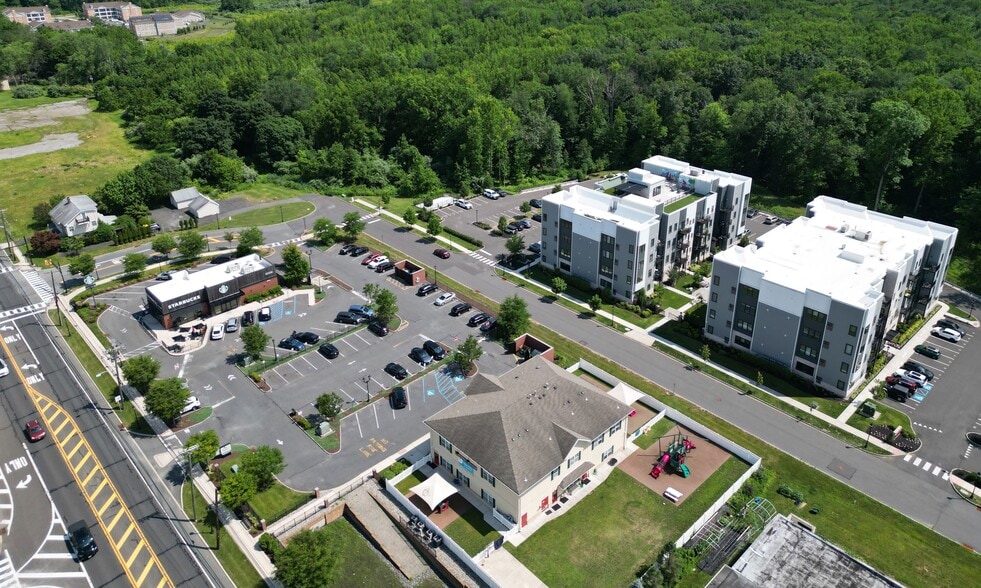 4607-4617 Nottingham Way, Trenton, NJ à vendre - Photo du bâtiment - Image 3 de 10