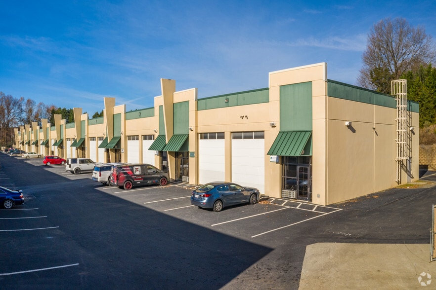 658 Griffith Rd, Charlotte, NC for lease - Building Photo - Image 3 of 14