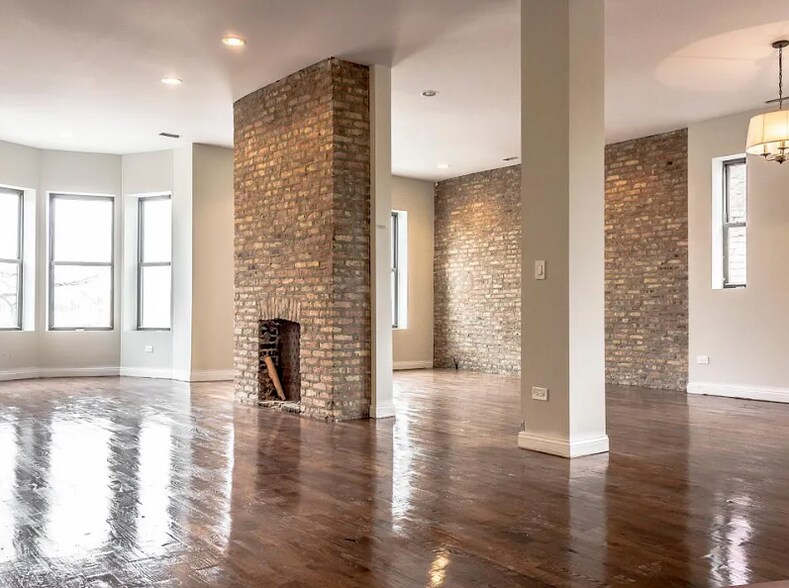 4715 S Michigan Ave, Chicago, IL à vendre - Photo du bâtiment - Image 2 de 5