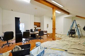 660 Hunters Pl, Charlottesville, VA for lease Interior Photo- Image 1 of 6