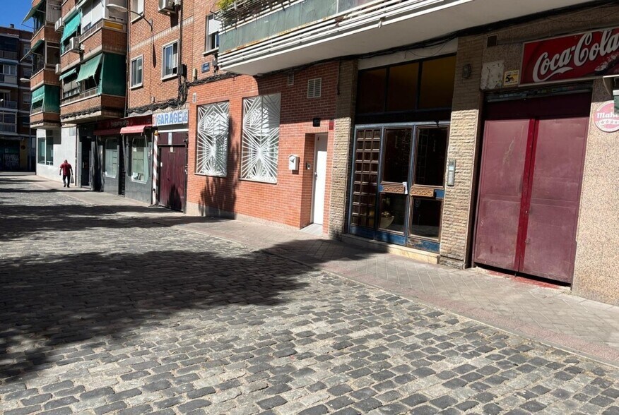 Immeuble residentiel dans Madrid, Madrid à vendre - Photo du bâtiment - Image 1 de 2