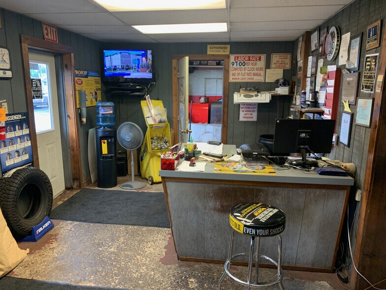 422 Kinne St, East Syracuse, NY à vendre - Photo intérieure - Image 2 de 15