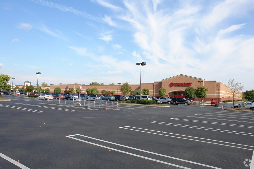 70 Princeton Hightstown Rd, East Windsor, NJ à louer - Photo du bâtiment - Image 1 de 7