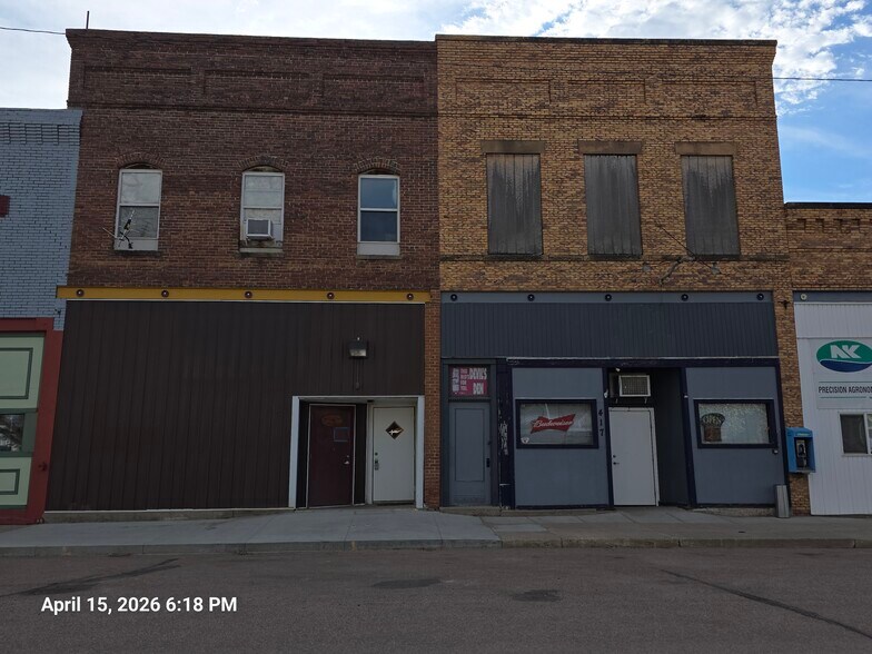 415-417 Saint James Ave, Wynot, NE à vendre - Photo du bâtiment - Image 1 de 25