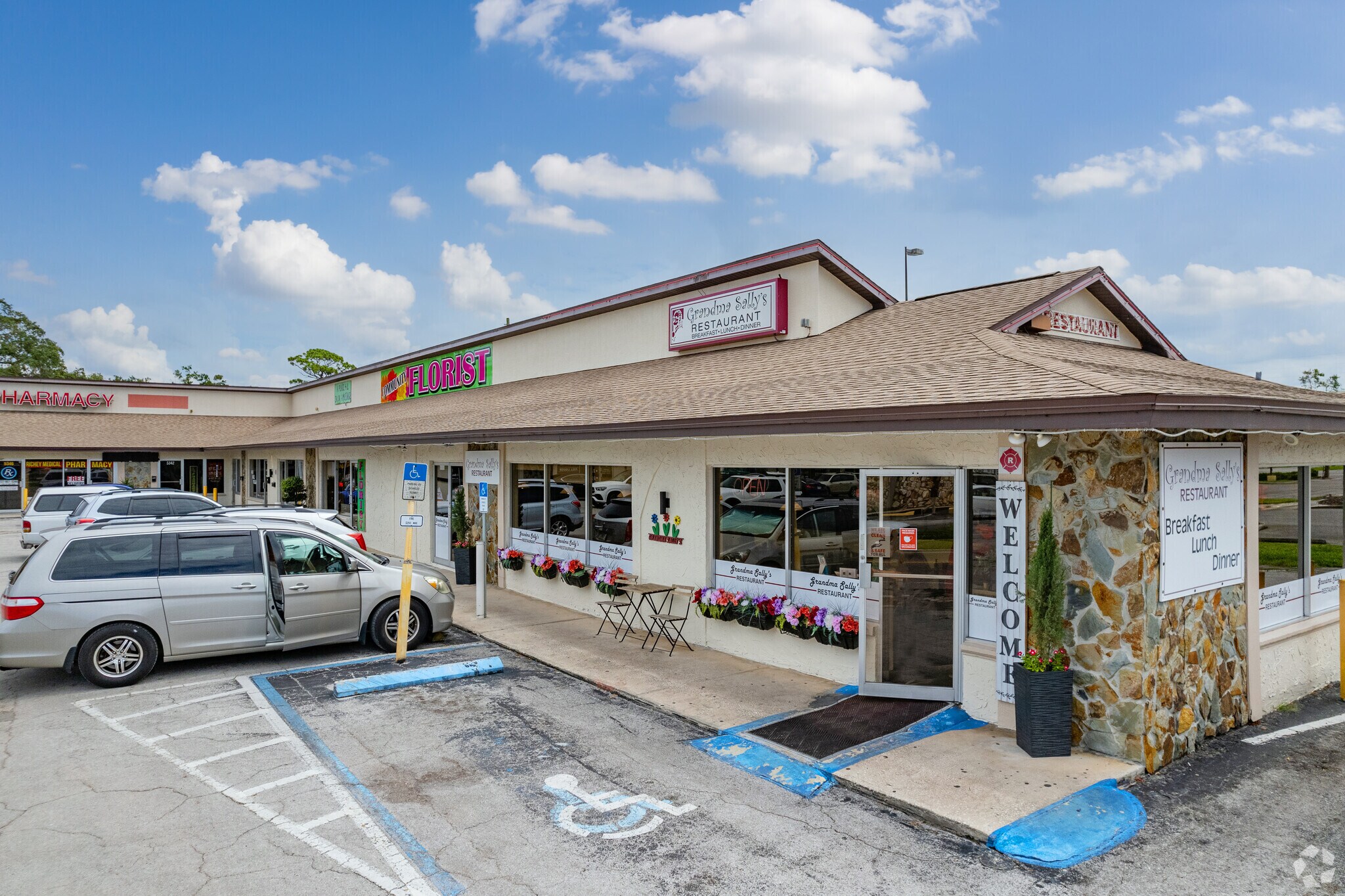 5334 Grand Blvd, New Port Richey, FL for lease Primary Photo- Image 1 of 35