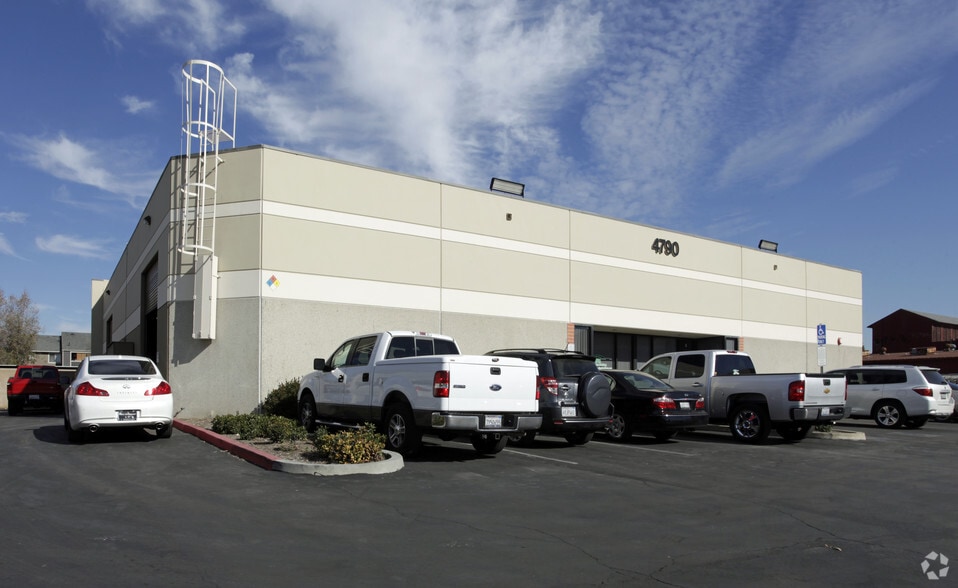 4750-4780 Chino Ave, Chino, CA for lease - Primary Photo - Image 2 of 9