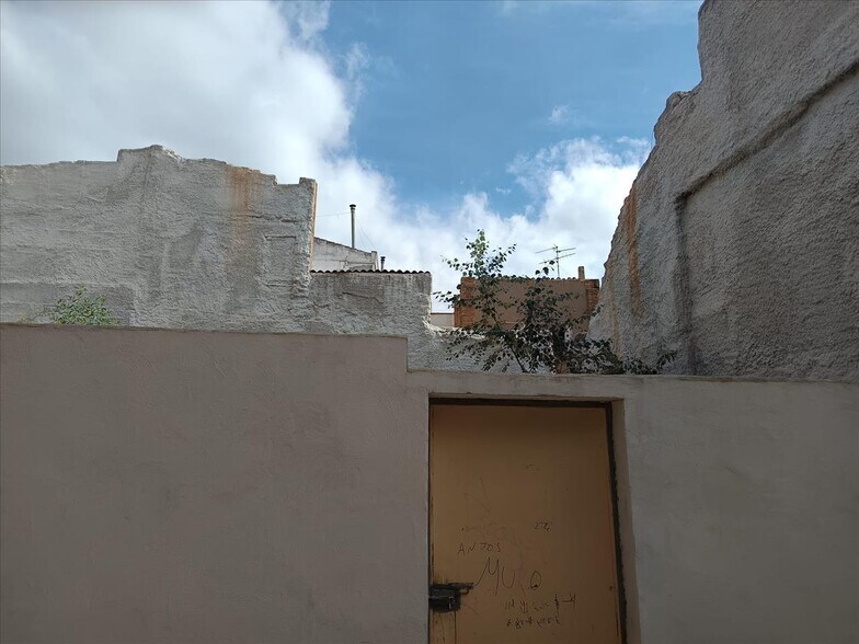 Calle Pedro Gutiérrez, Calahorra, La Rioja for sale - Building Photo - Image 3 of 5