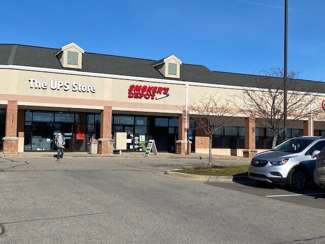 10051 Highland Rd, Hartland, MI à louer - Photo du bâtiment - Image 2 de 11