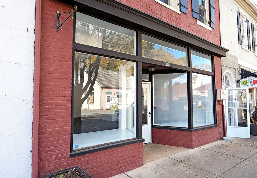 358 Valley St, Scottsville, VA for lease - Building Photo - Image 1 of 9