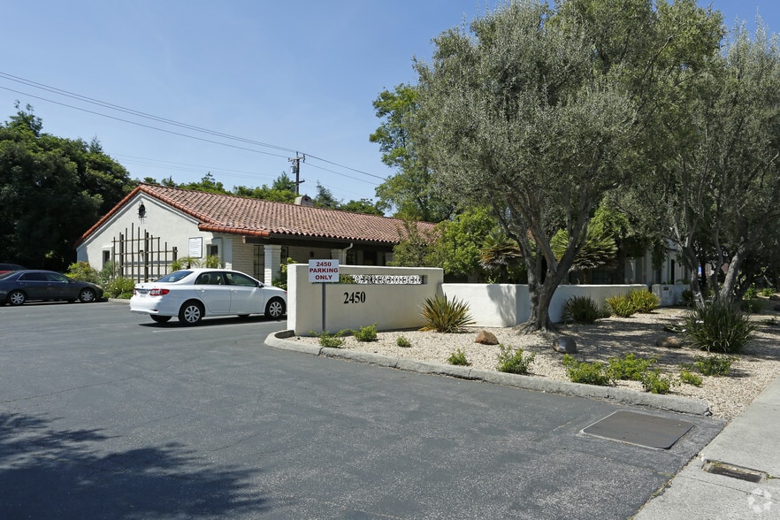 2450 Samaritan Dr, San Jose, CA à louer - Photo du bâtiment - Image 2 de 10
