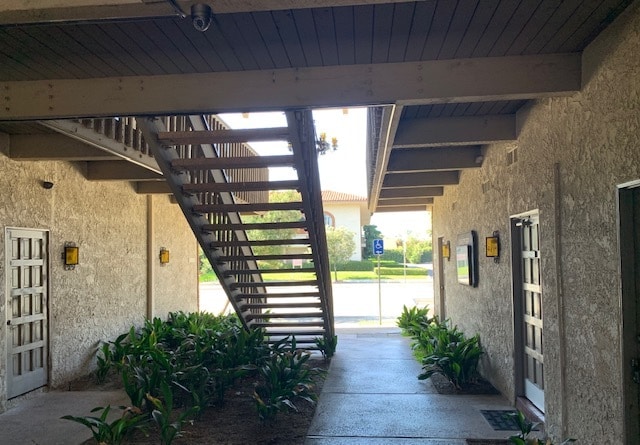 17632 Irvine Blvd, Tustin, CA à louer - Photo du bâtiment - Image 2 de 8