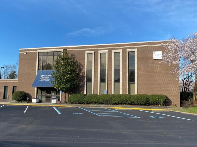 6371 Center Dr, Norfolk, VA for lease - Building Photo - Image 1 of 14