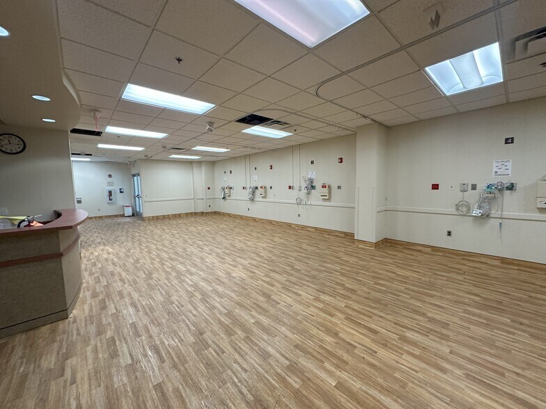 1553 Chester Pike, Crum Lynne, PA à louer - Photo du bâtiment - Image 3 de 3