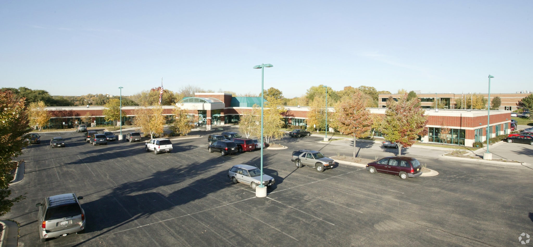 600 Walnut Ridge Dr, Hartland, WI for sale Primary Photo- Image 1 of 4