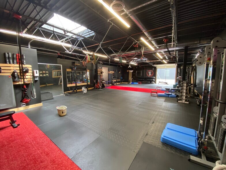 576 Industrial Pky, Chagrin Falls, OH à louer - Photo du bâtiment - Image 3 de 8