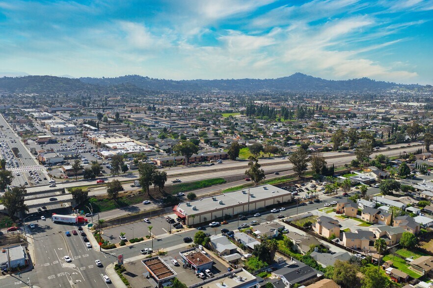 690 N 2nd St, El Cajon, CA à vendre - Photo du bâtiment - Image 3 de 11