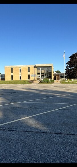 9 Cutts Rd, Kittery, ME à vendre - Photo du bâtiment - Image 1 de 5