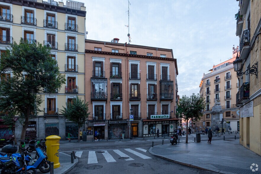 Calle de Toledo, 105, Madrid, Madrid à louer - Photo du bâtiment - Image 2 de 2