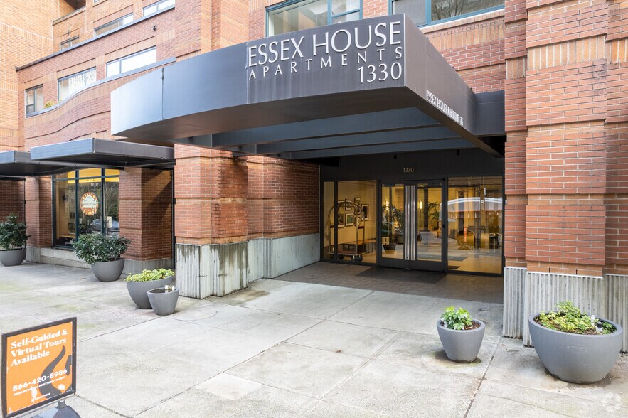 225 SW Columbia St, Portland, OR à louer - Photo du bâtiment - Image 3 de 8