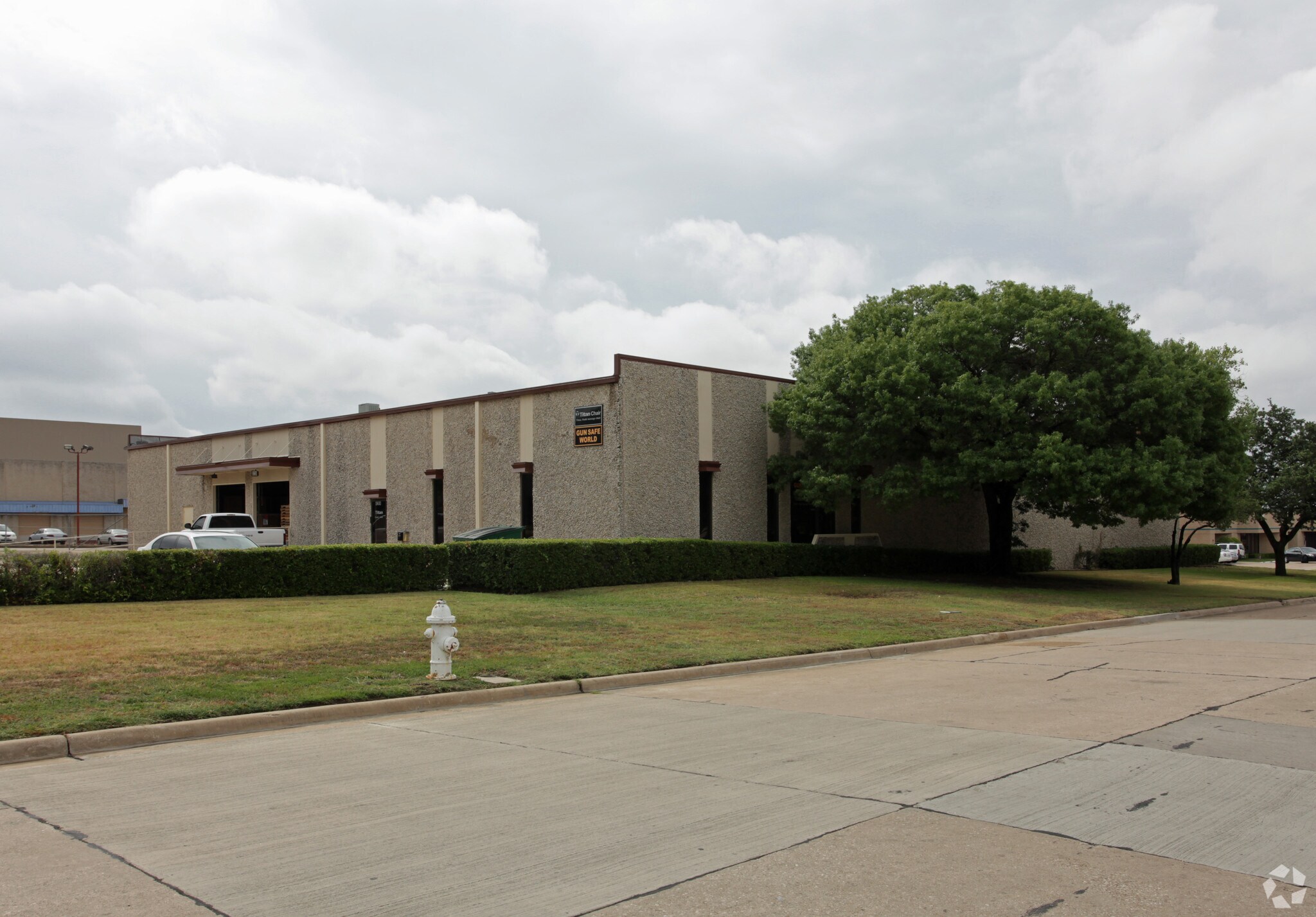 4304 N Beltwood Pky, Farmers Branch, TX à louer Photo principale- Image 1 de 6