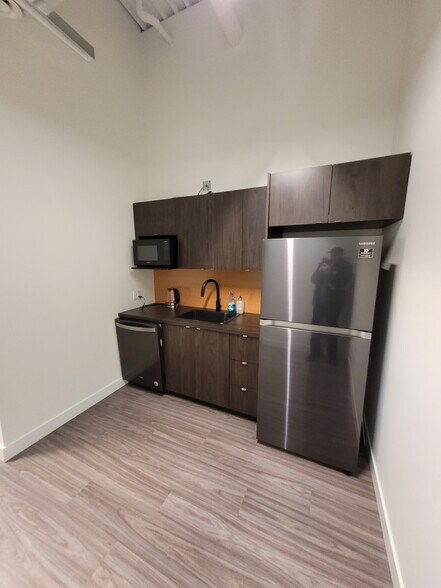 580 Nicola Ave, Port Coquitlam, BC à louer - Photo intérieure - Image 2 de 22