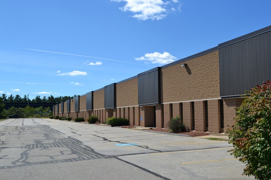 14 Celina Ave, Nashua, NH à louer - Photo du bâtiment - Image 3 de 8